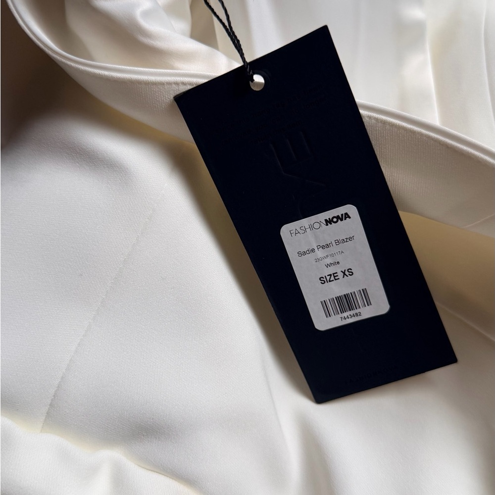 Fashion Nova White Blazer with Fringe Detail - Picture 4 of 4